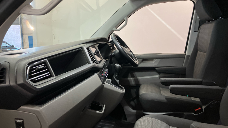 Volkswagen Transporter T32 Swb Diesel 2.0 BiTDI 204 Highline Kombi Van DSG